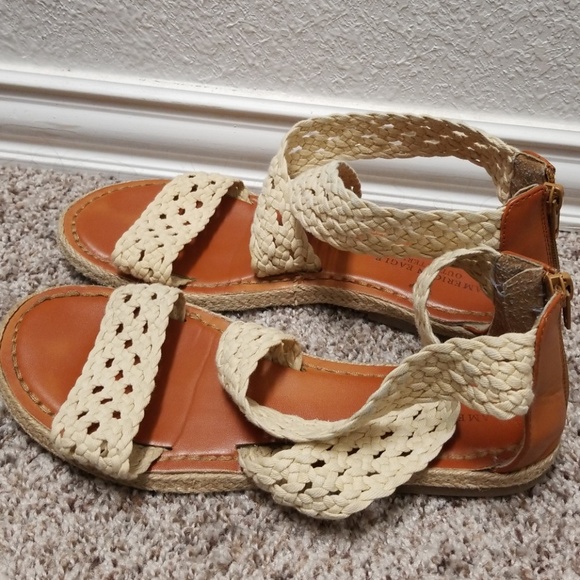 American Eagle Sandals (2 pairs) - Picture 3 of 7